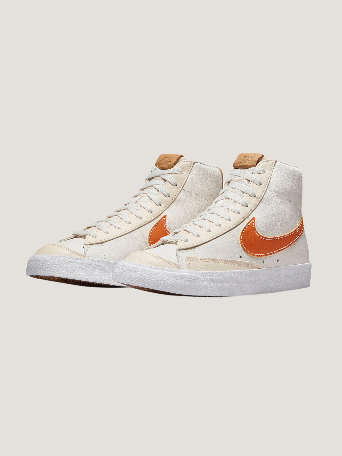 ZAPATILLA NIKE HOMBRE BLAZER MID 77 EMB
