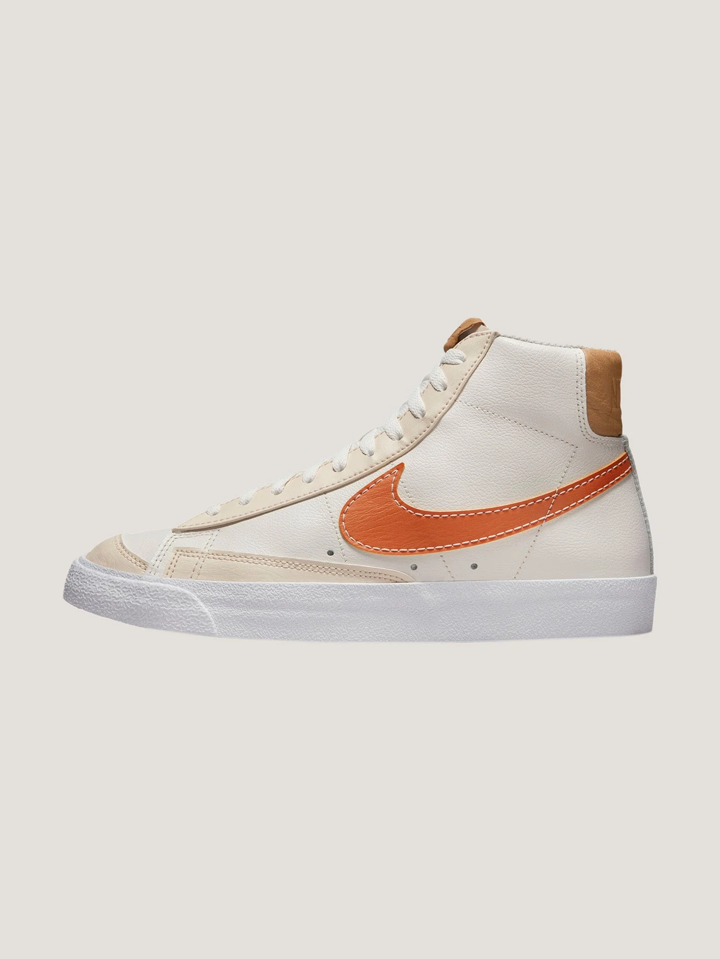 ZAPATILLA NIKE HOMBRE BLAZER MID 77 EMB - Image 2