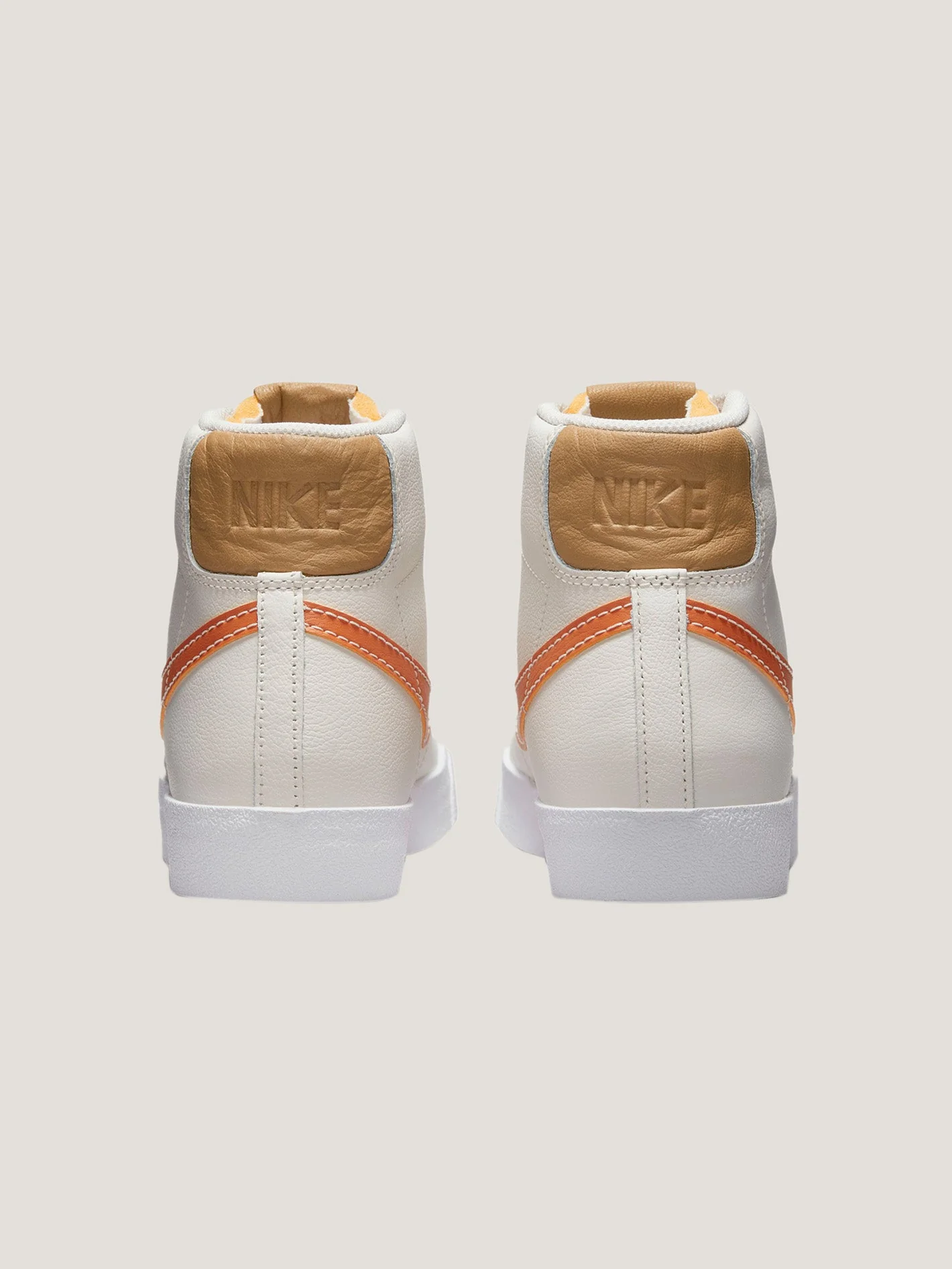 ZAPATILLA NIKE HOMBRE BLAZER MID 77 EMB - Image 4