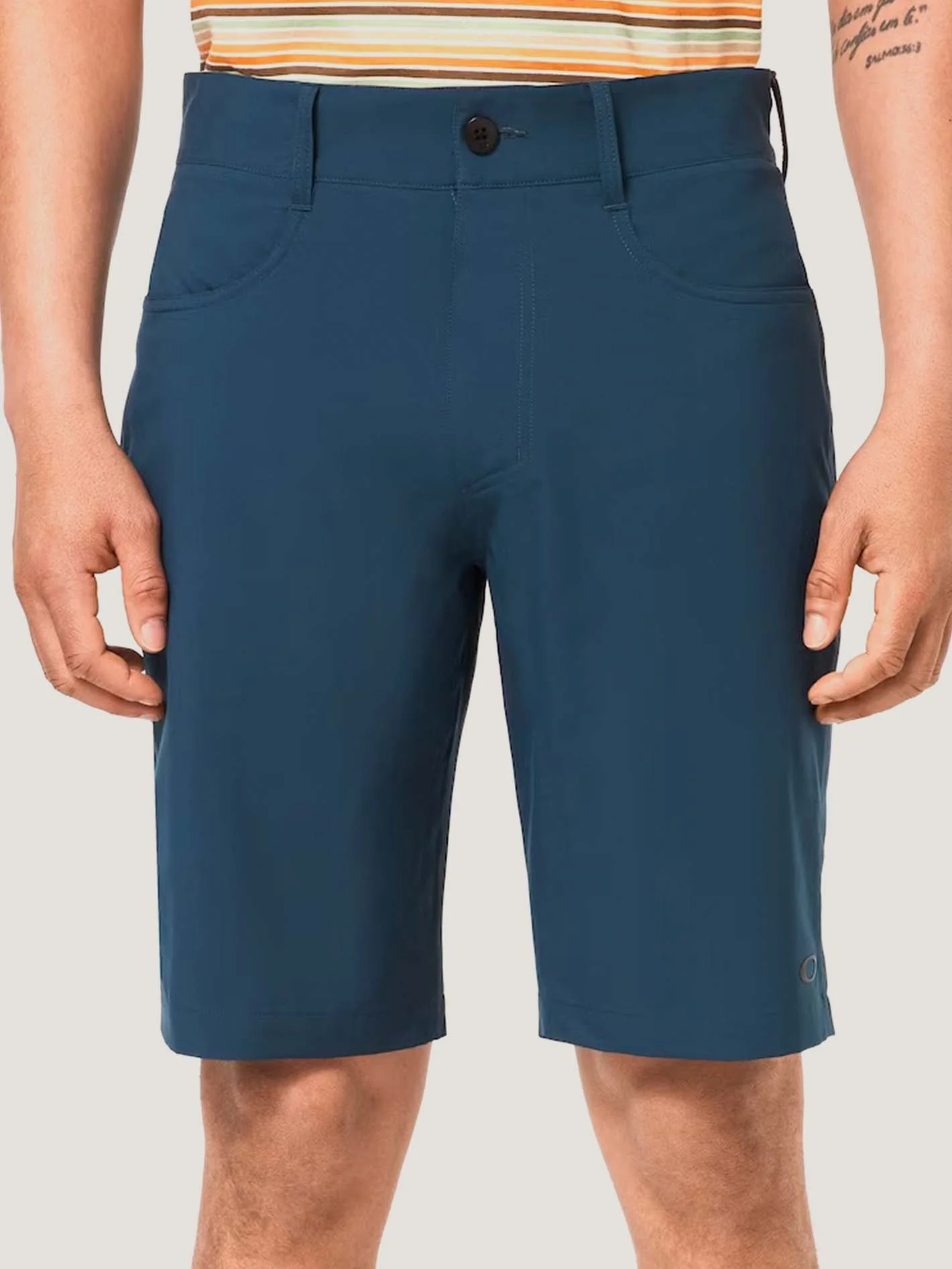 SHORT OAKLEY HOMBRE BASELINE HYBRID 21 2.0 - Image 4