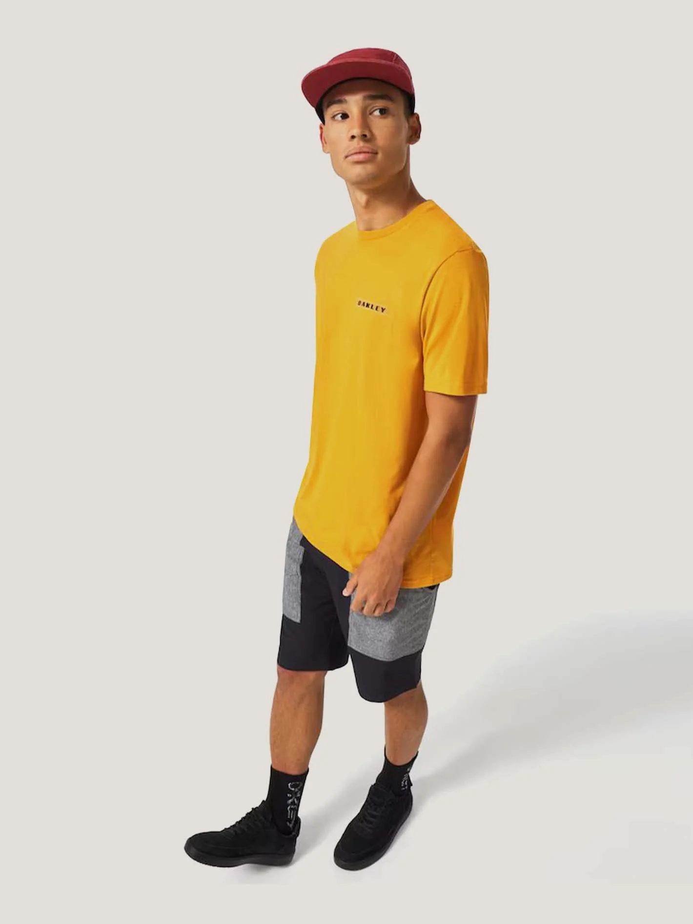 POLO OAKLEY HOMBRE RADIUS BARK TEE - Image 6
