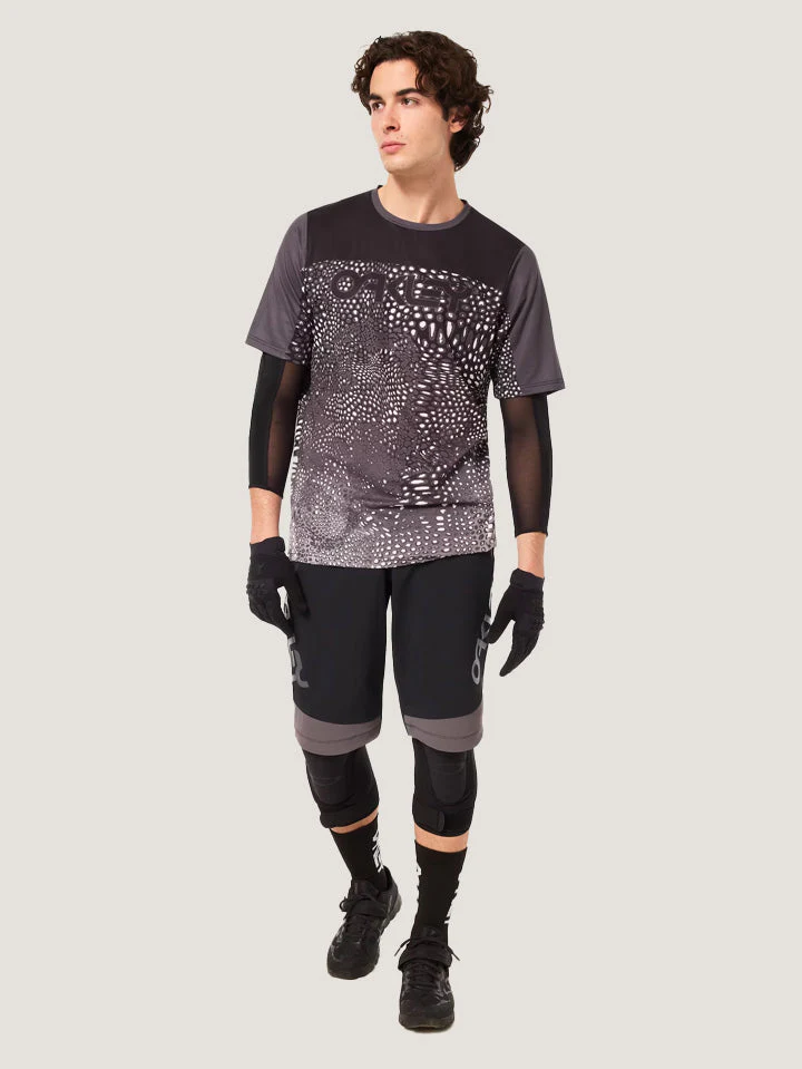 SHORT OAKLEY HOMBRE MAVEN SCRUB SHORT - Image 8