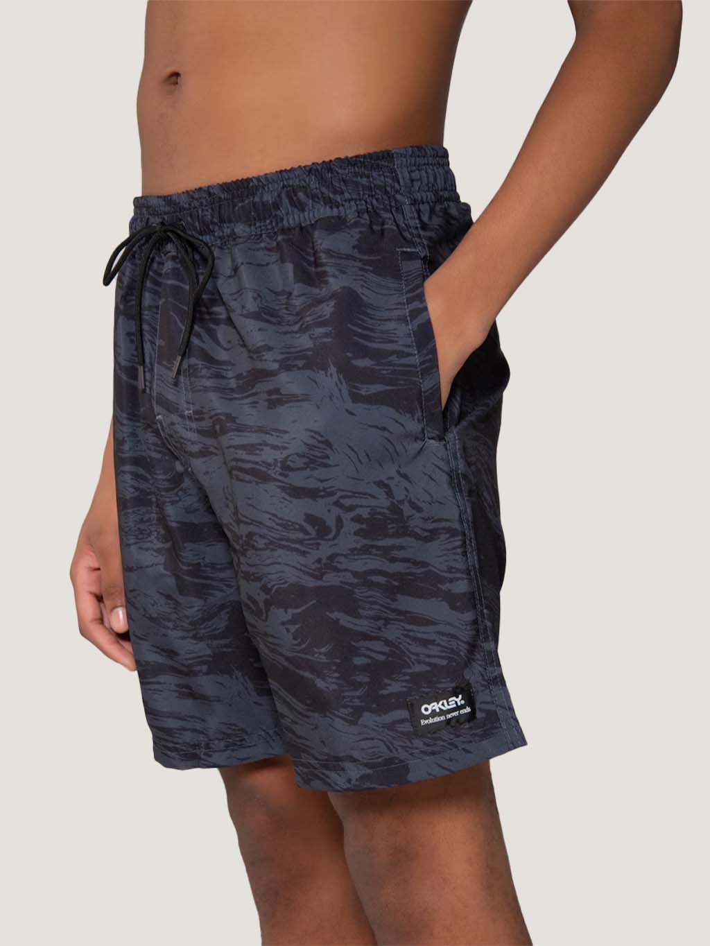 SHORT OAKLEY HOMBRE LAVA TRUNK SHORTS POCKET 18’’ - Image 4