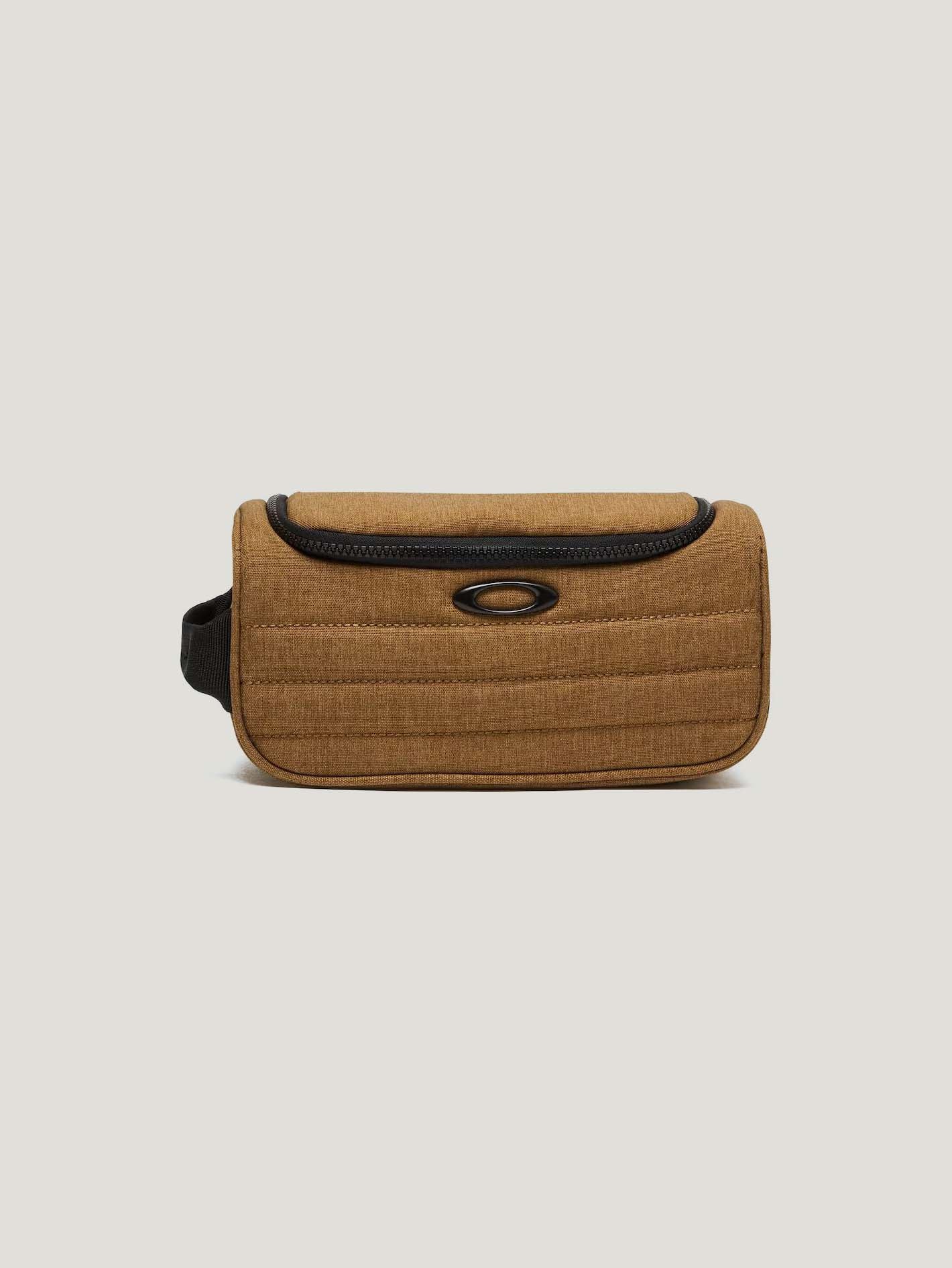 NECESER OAKLEY HOMBRE ENDURO BEAUTY CASE - Image 7