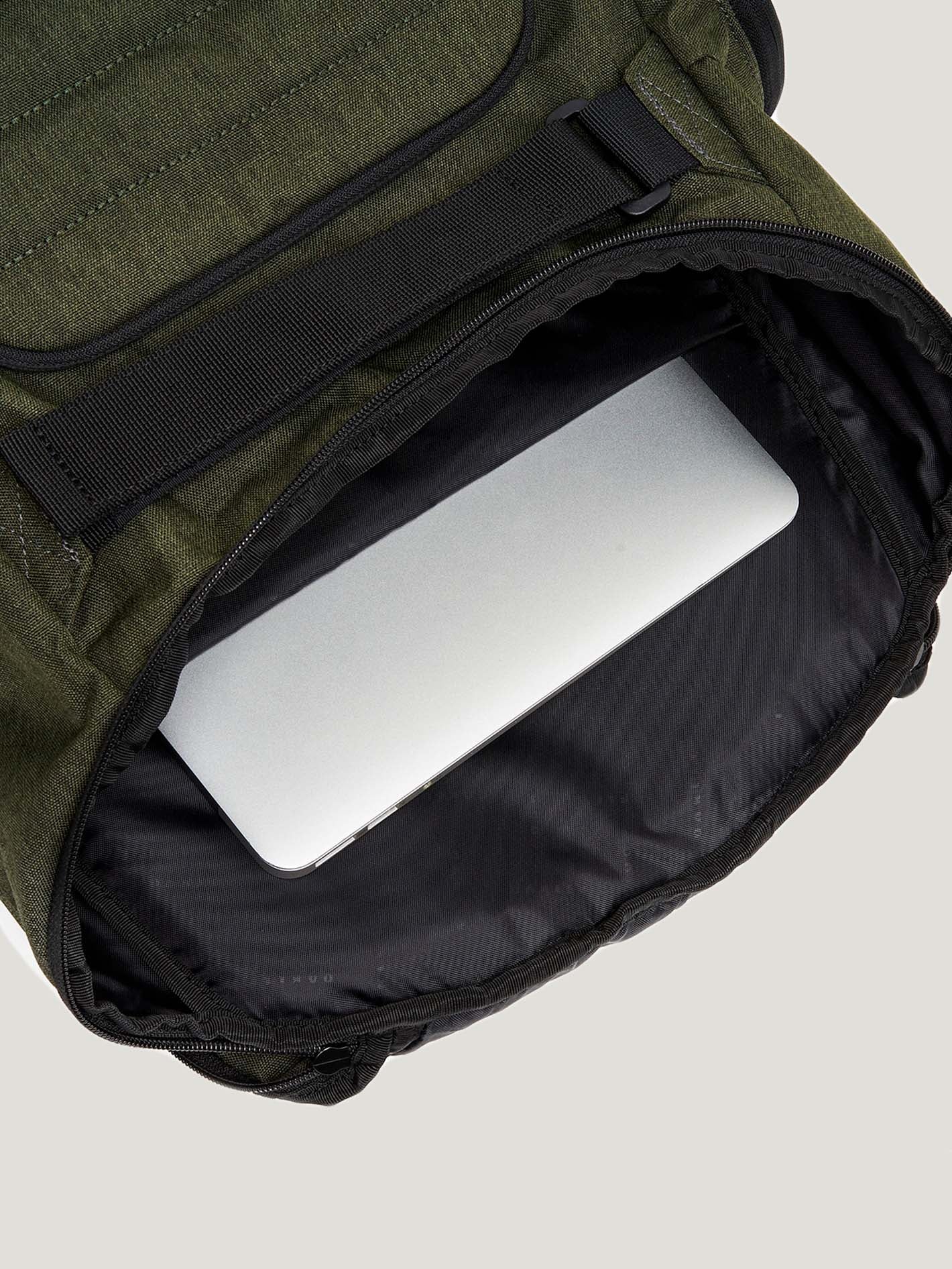 MOCHILA OAKLEY ENDURO 3.0 BIG BACKPACK - Image 4