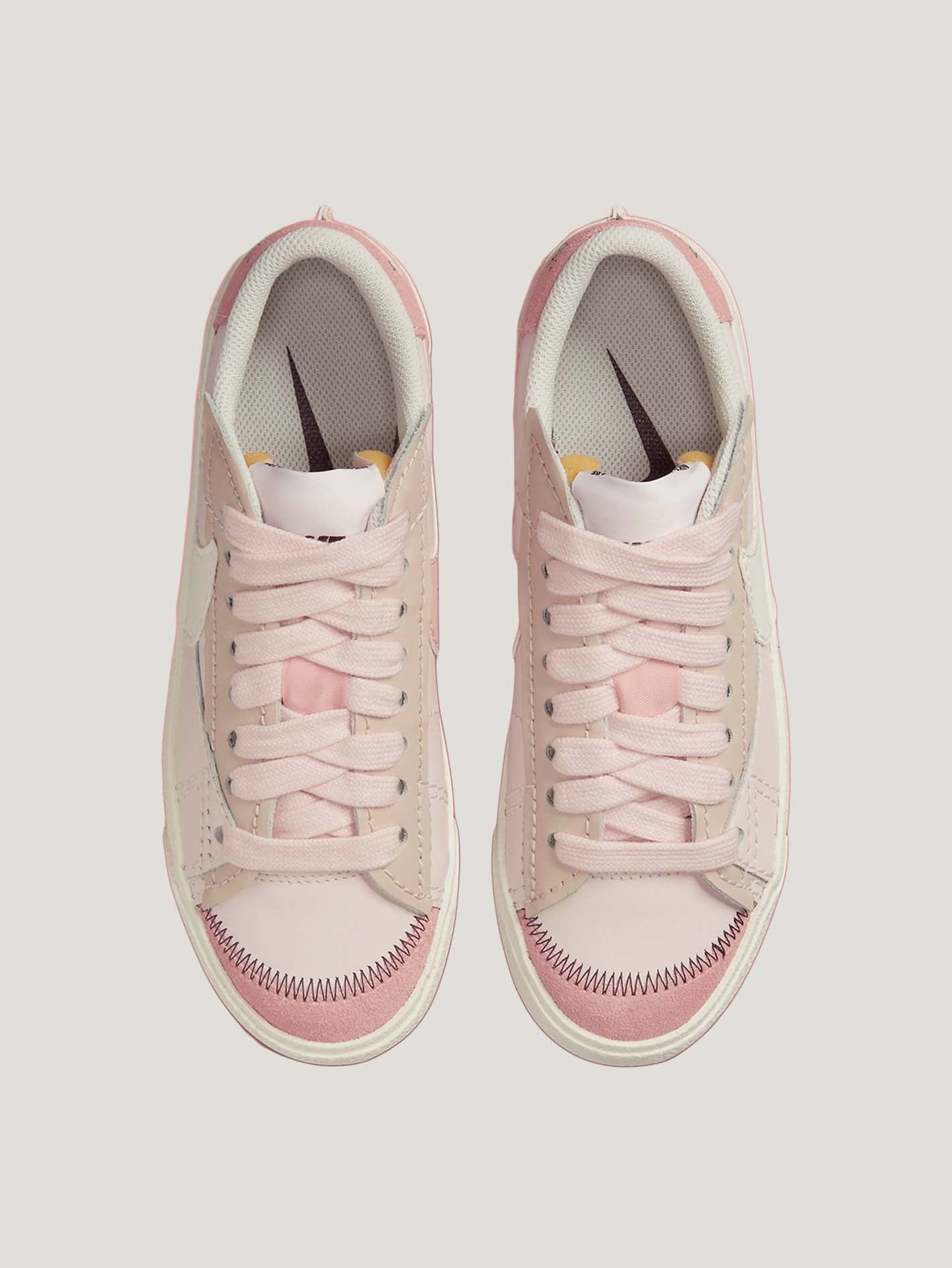 ZAPATILLA NIKE MUJER W BLAZER LOW '77 JUMBO - Image 3