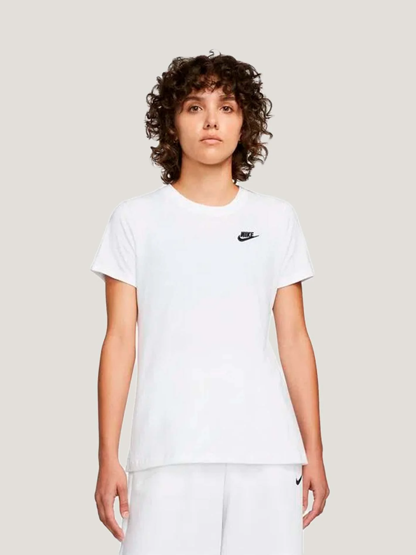 POLO M/C NIKE MUJER W NSW CLUB TEE - Image 5