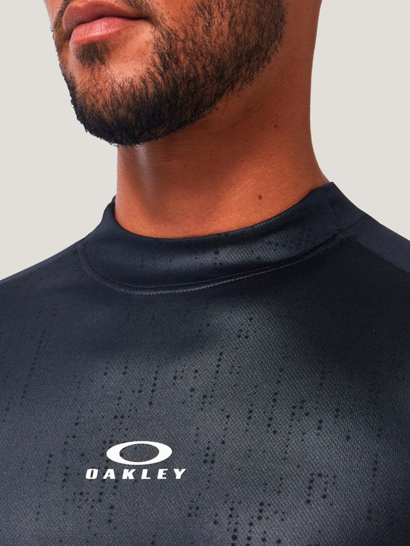 POLO M/C OAKLEY HOMRE MATRIX PRINT RC TEE - Image 7