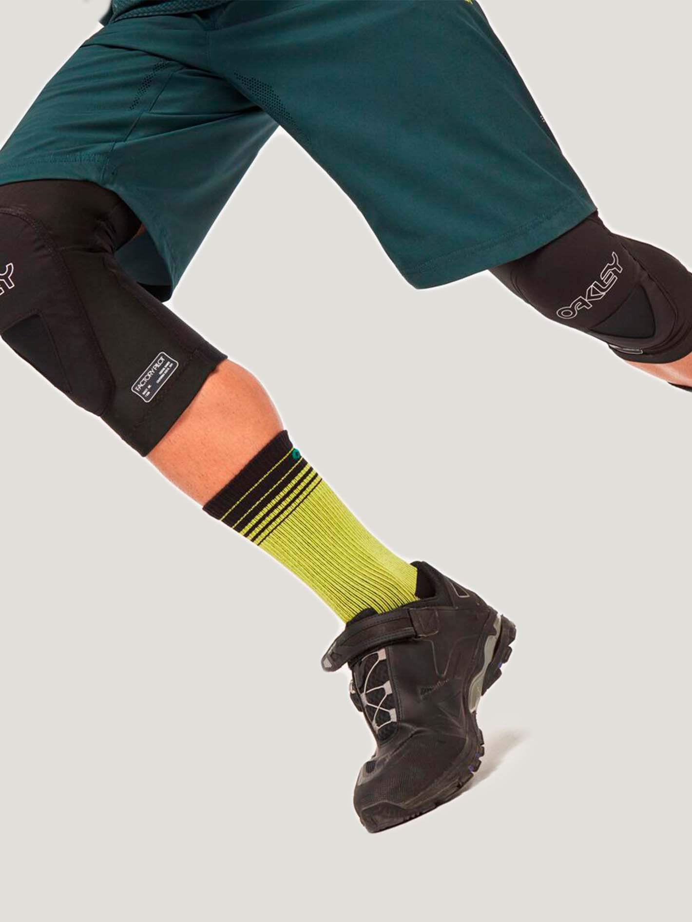 RODILLERA OAKLEY ALL MOUNTAIN RZ LABS KNEE GRD - Image 3